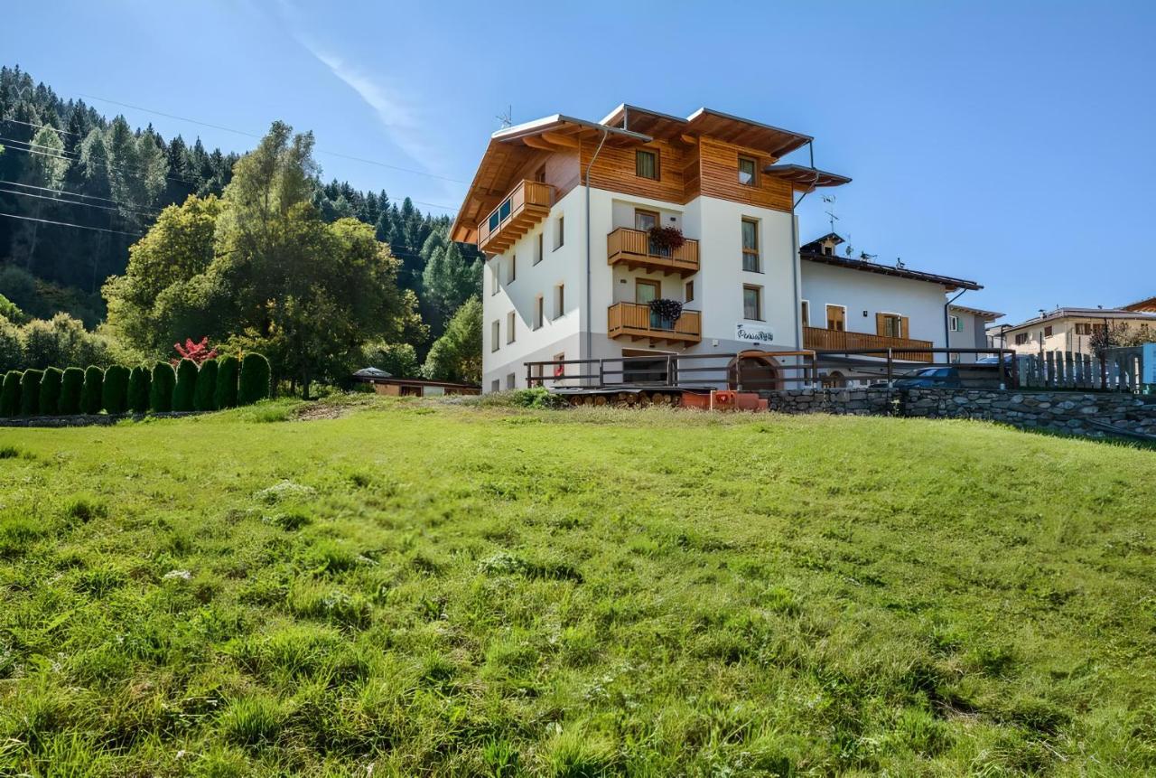 Appartamenti Penasa Renato Commezzadura Exterior foto